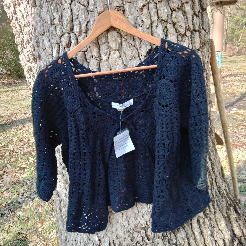 ⬇️Price Drop!⬇️ NWT Attitudes Crochet Cardigan in size L